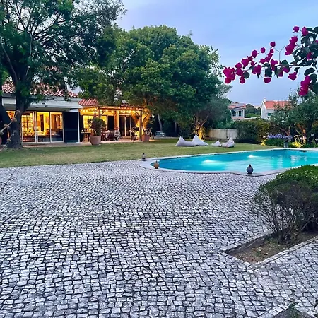 Charming House In Cascais *