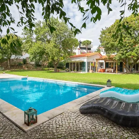 Charming House In Cascais *