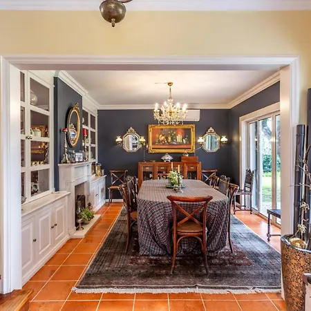 Charming House In Cascais *