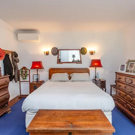 Charming House In Cascais *