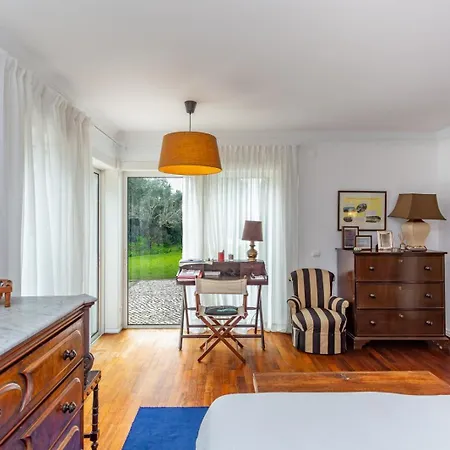 Charming House In Cascais *